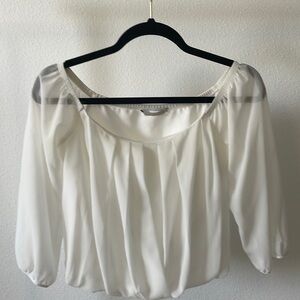 Beuatiful White Long-sleeve Top With Ruffled Pattern